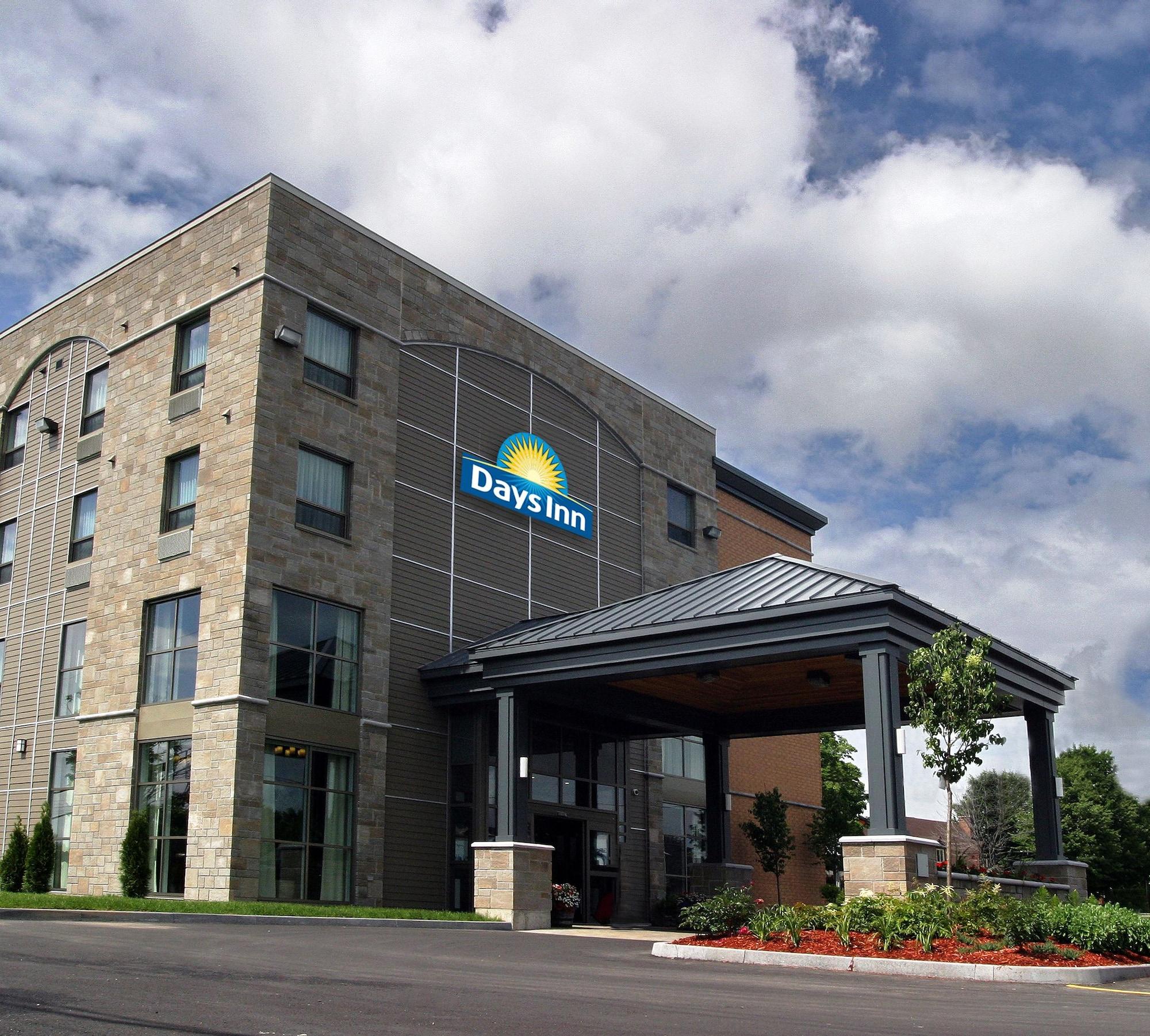 Days Inn By Wyndham Lévis Esterno foto