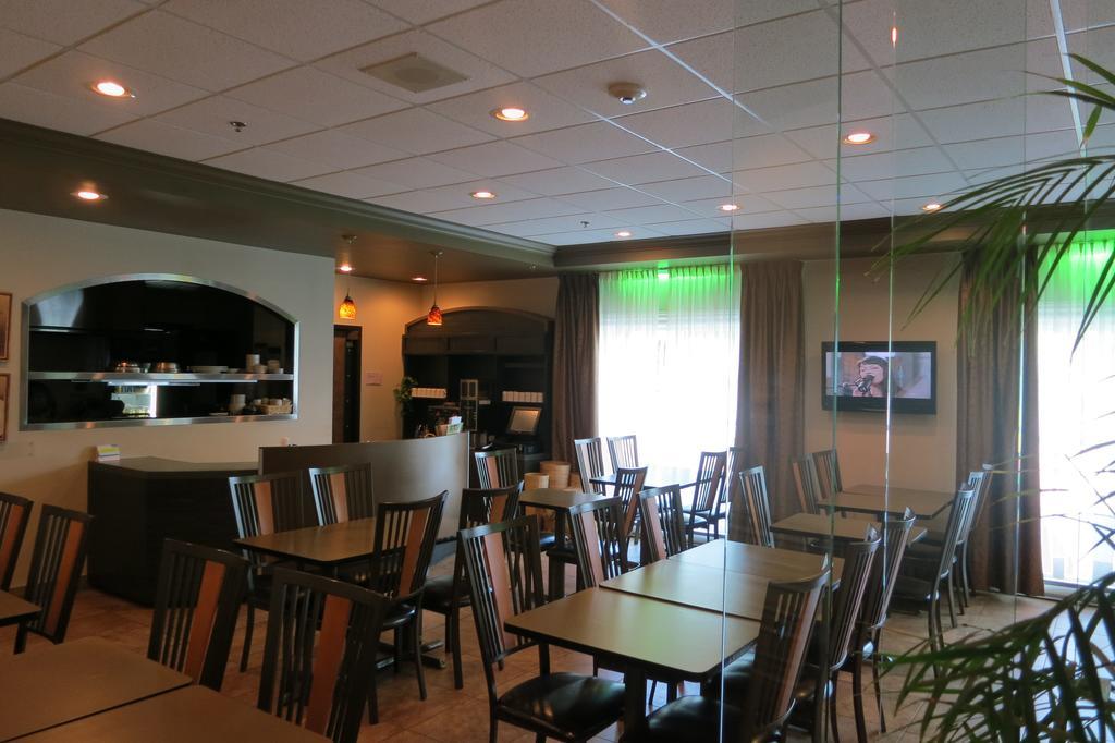Days Inn By Wyndham Lévis Esterno foto