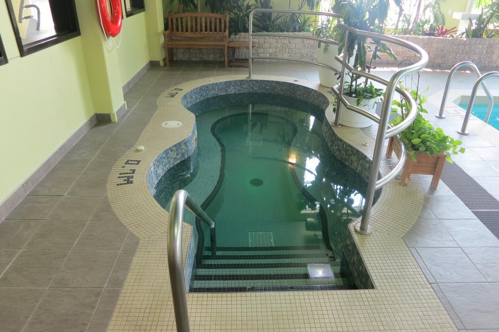 Days Inn By Wyndham Lévis Esterno foto