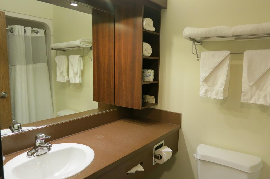 Days Inn By Wyndham Lévis Camera foto