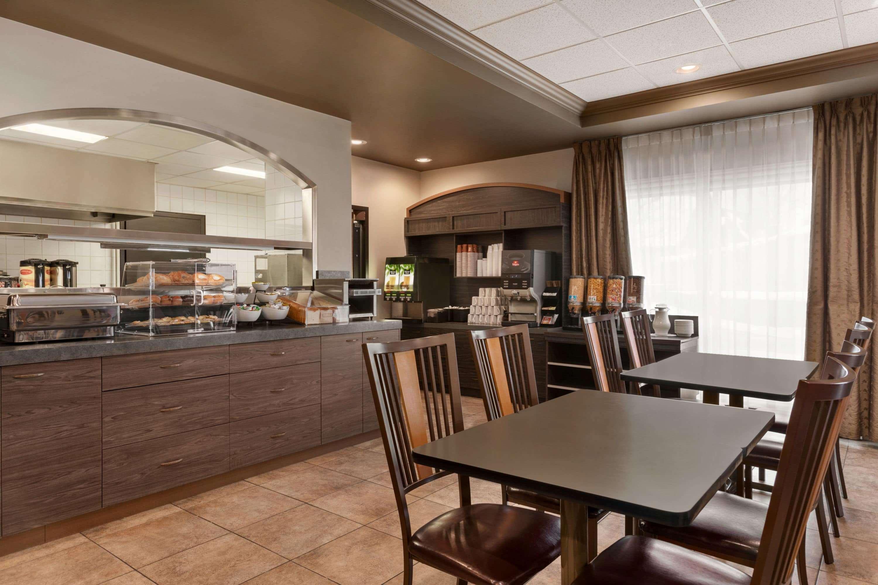 Days Inn By Wyndham Lévis Esterno foto